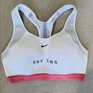 Nike Sky Ting bra